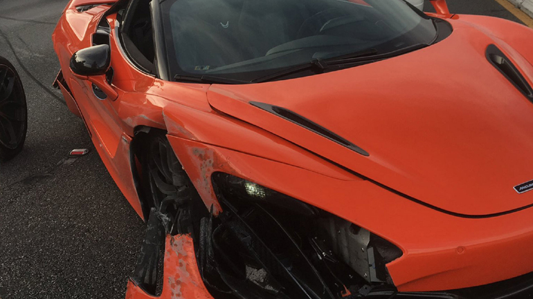 Οδηγός McLaren έκανε κόντρες με Lamborghini και τράκαρε